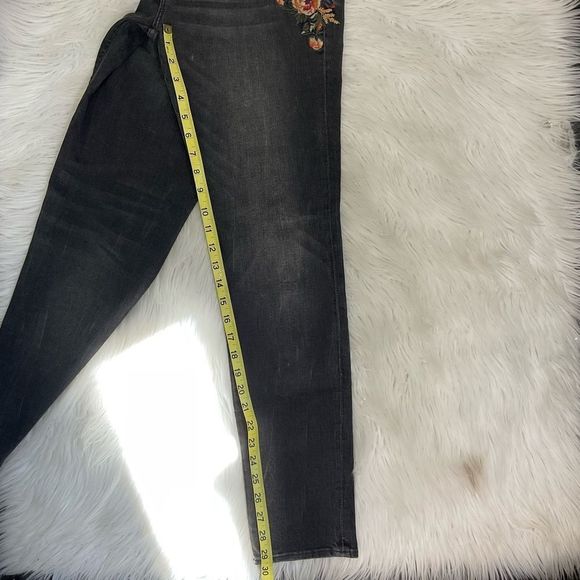 Driftwood Marilyn Black Denim Floral Embroidered Mid-Rise Skinny Jeans 31 - Picture 14 of 14